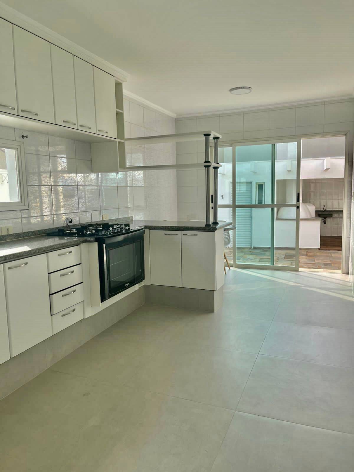 Casa para alugar com 4 quartos, 630m² - Foto 9