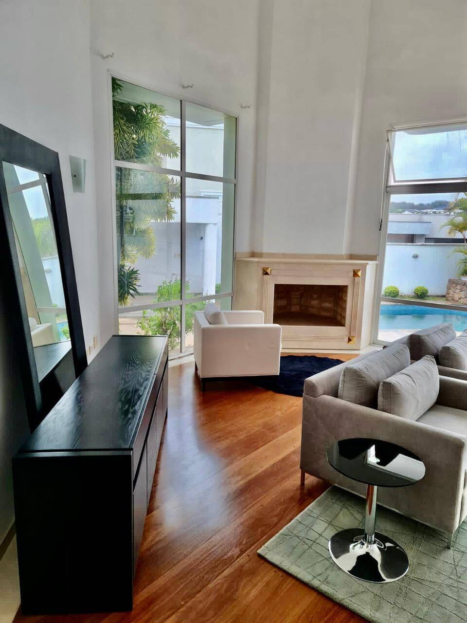 Casa para alugar com 4 quartos, 630m² - Foto 12