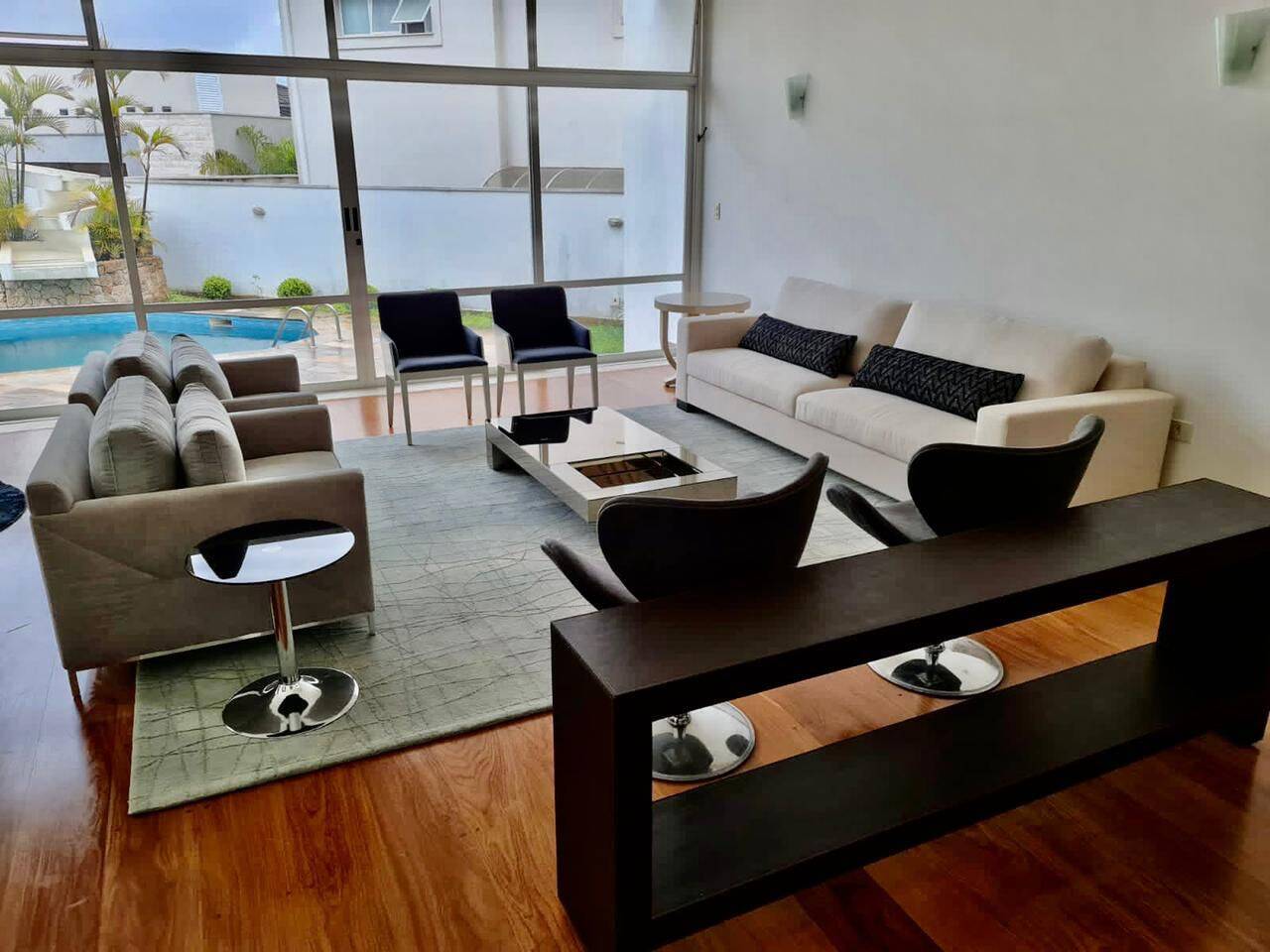 Casa para alugar com 4 quartos, 630m² - Foto 13