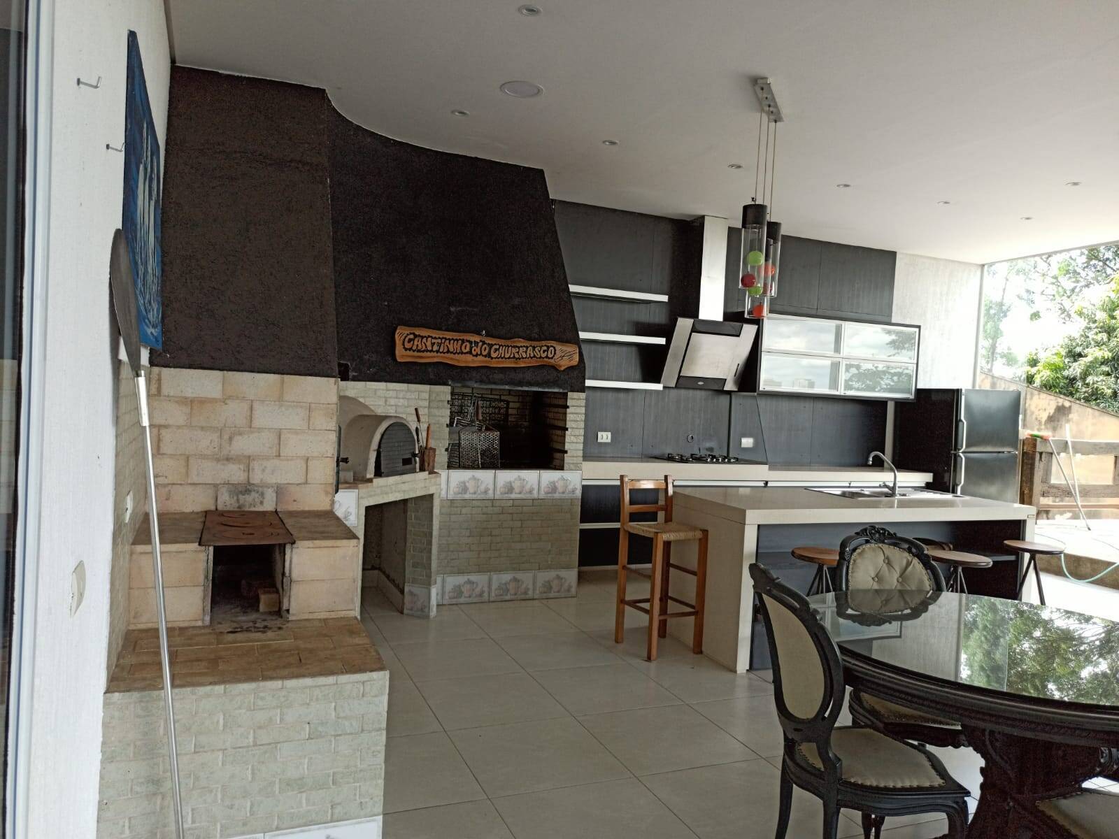 Casa à venda e aluguel com 4 quartos, 700m² - Foto 2