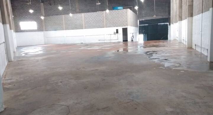 Depósito-Galpão, 740 m² - Foto 1