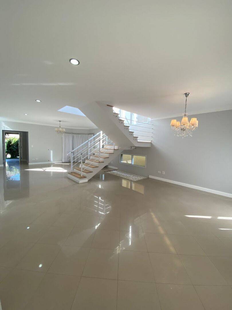 Casa, 4 quartos, 300 m² - Foto 1
