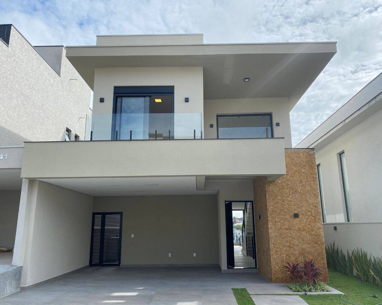 Casa, 4 quartos, 298 m² - Foto 1