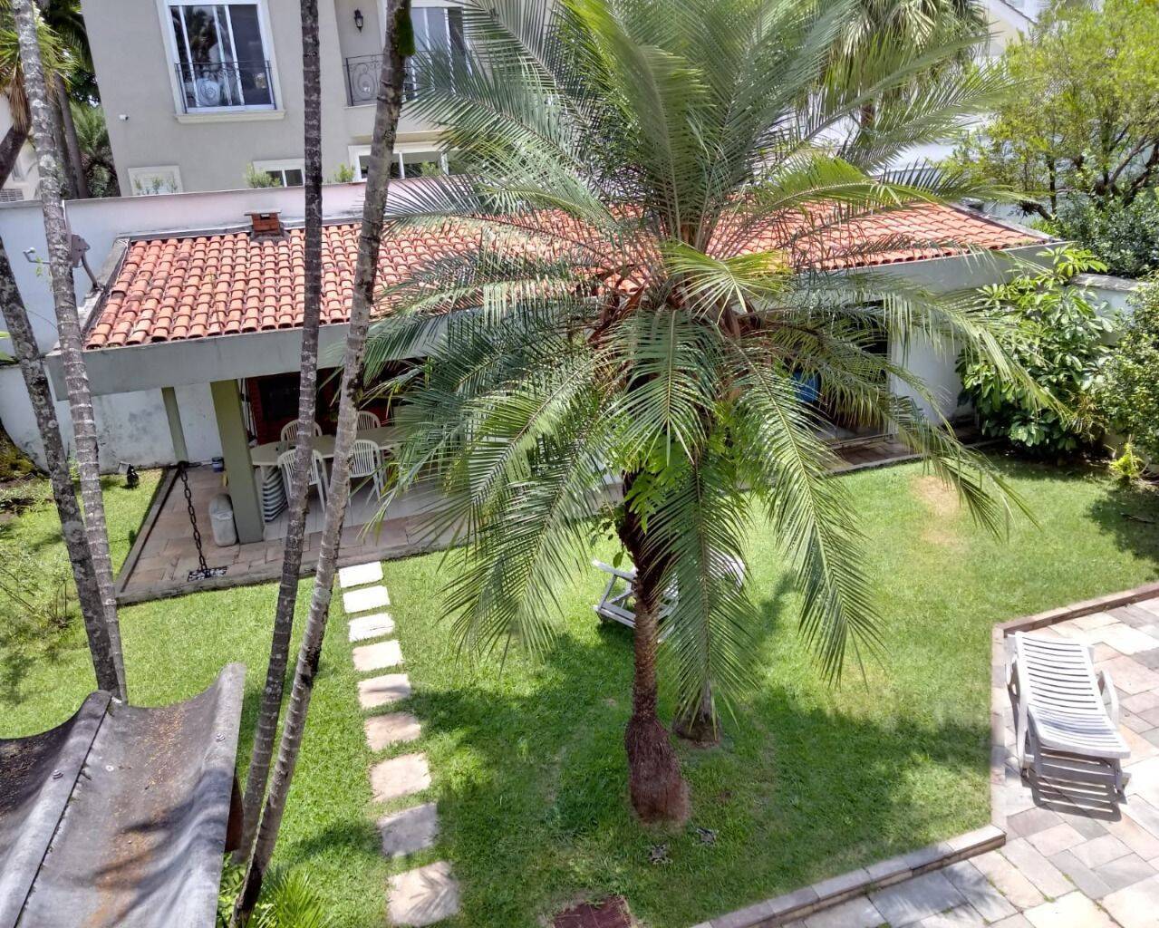 Casa à venda com 4 quartos, 385m² - Foto 1