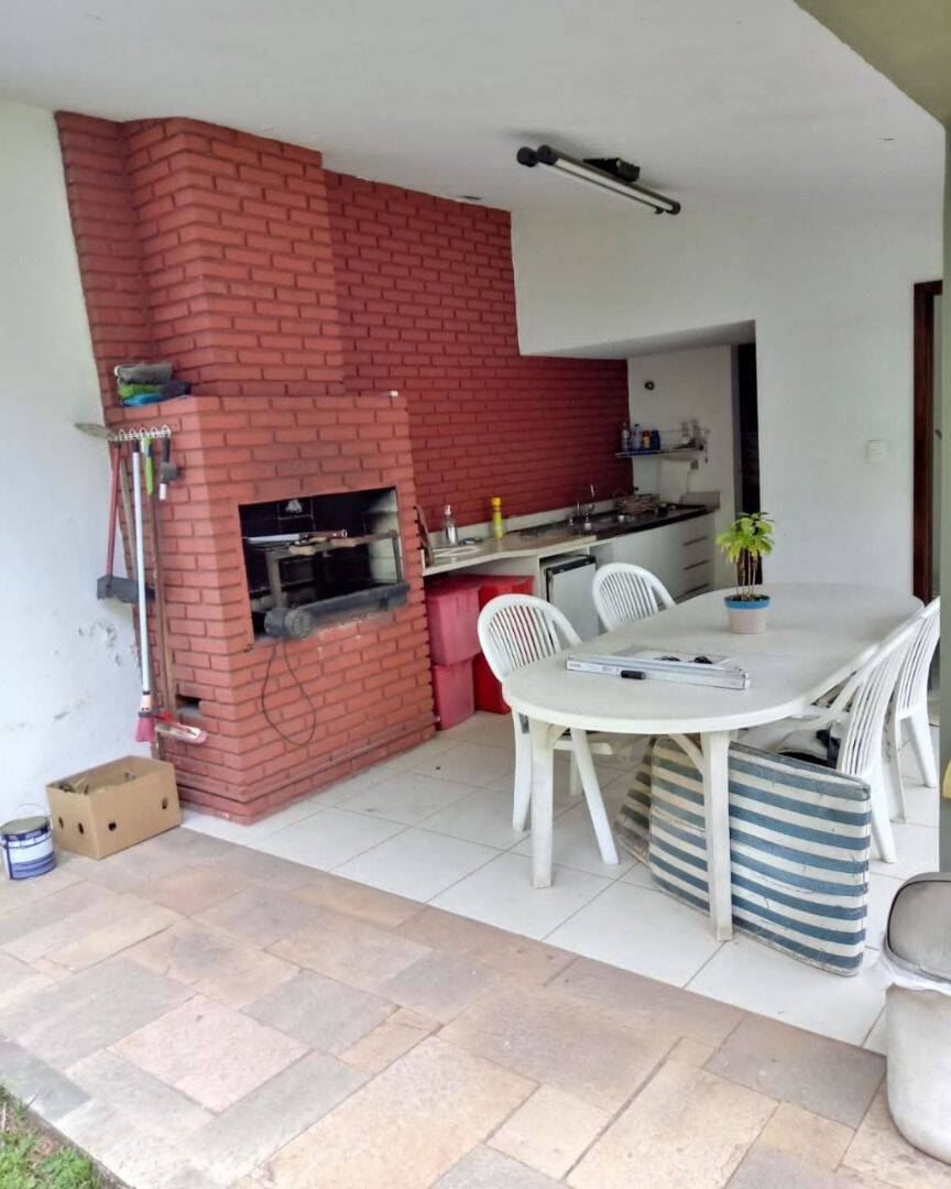 Casa à venda com 4 quartos, 385m² - Foto 2