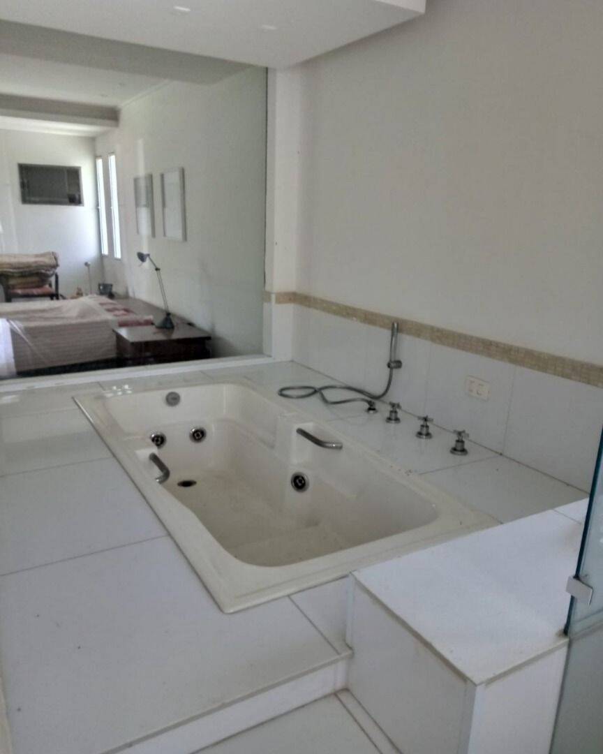 Casa à venda com 4 quartos, 385m² - Foto 3
