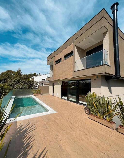 Casa à venda com 44 quartos, 720m² - Foto 1