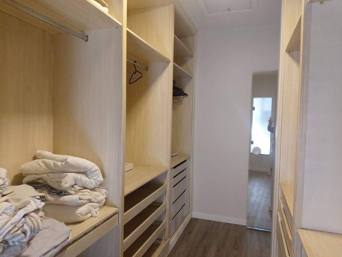 Casa à venda e aluguel com 3 quartos, 380m² - Foto 2