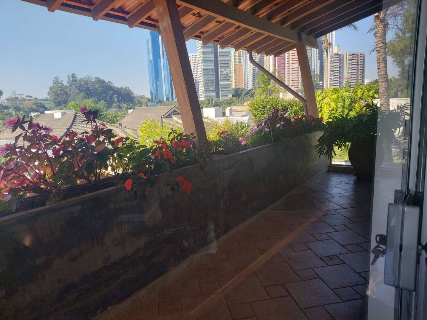 Casa à venda e aluguel com 3 quartos, 380m² - Foto 10