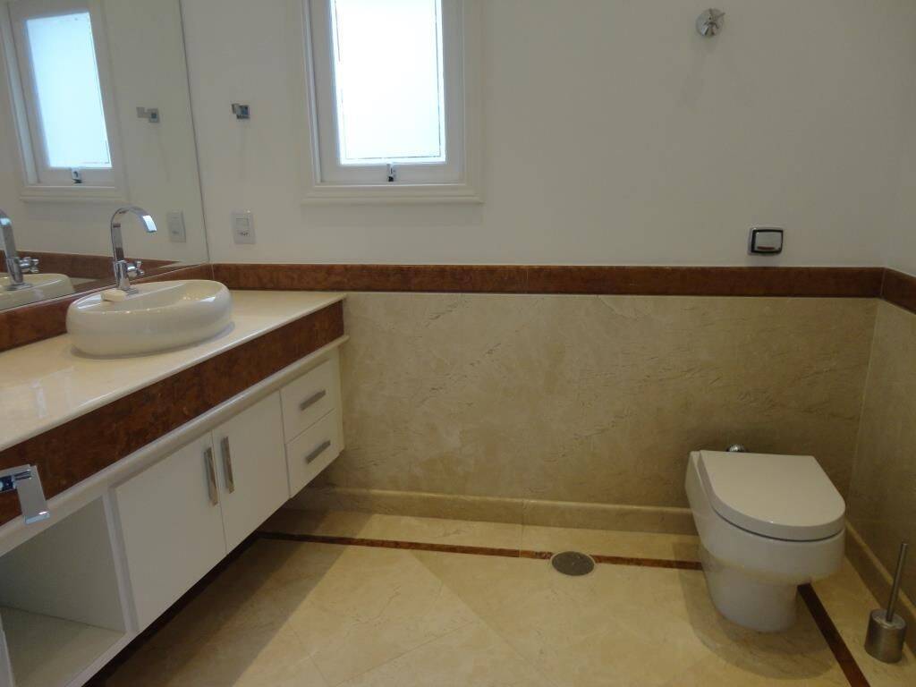 Casa para alugar com 4 quartos, 540m² - Foto 5