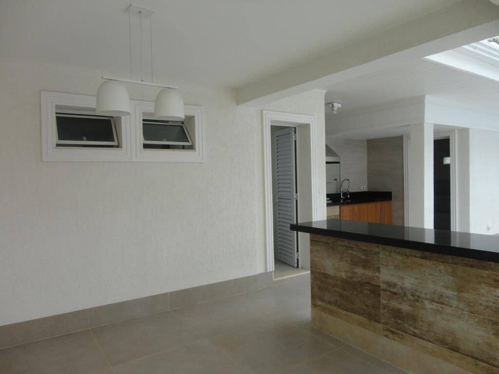 Casa para alugar com 4 quartos, 540m² - Foto 8