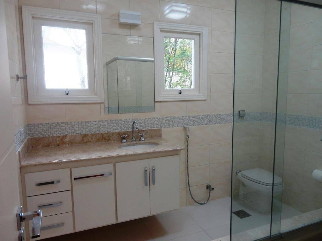 Casa para alugar com 4 quartos, 540m² - Foto 11