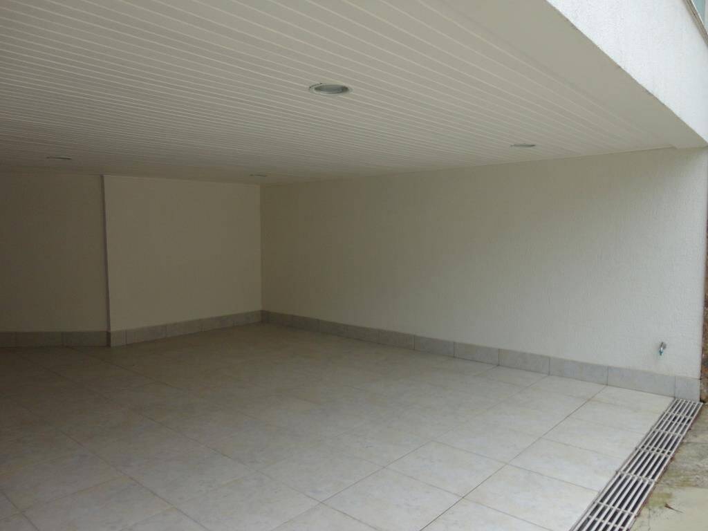 Casa para alugar com 4 quartos, 540m² - Foto 12