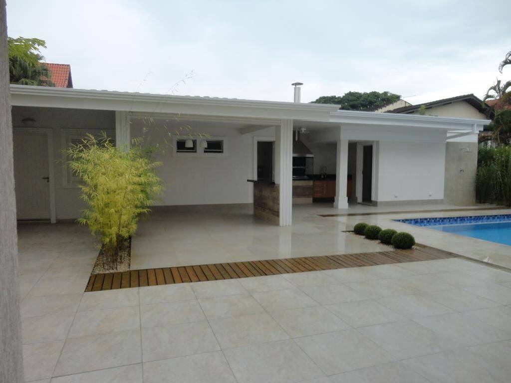 Casa para alugar com 4 quartos, 540m² - Foto 13