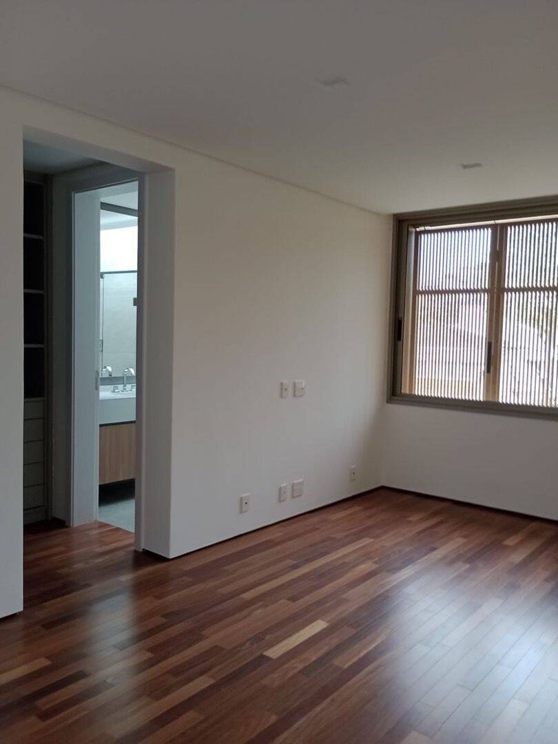 Casa à venda com 4 quartos, 606m² - Foto 12