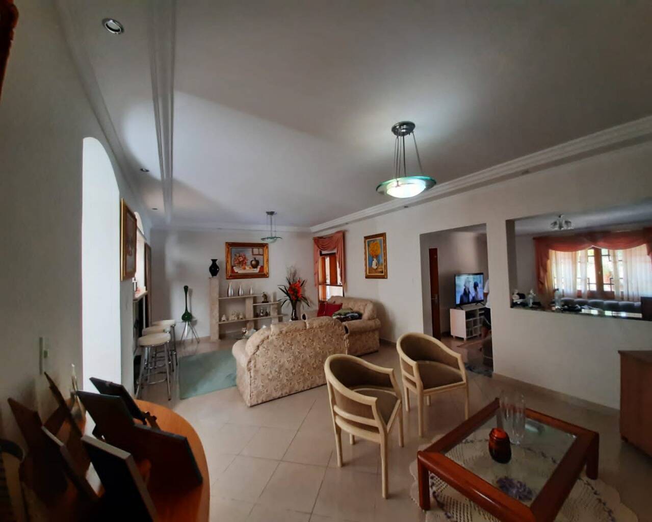 Casa à venda e aluguel com 4 quartos, 320m² - Foto 2