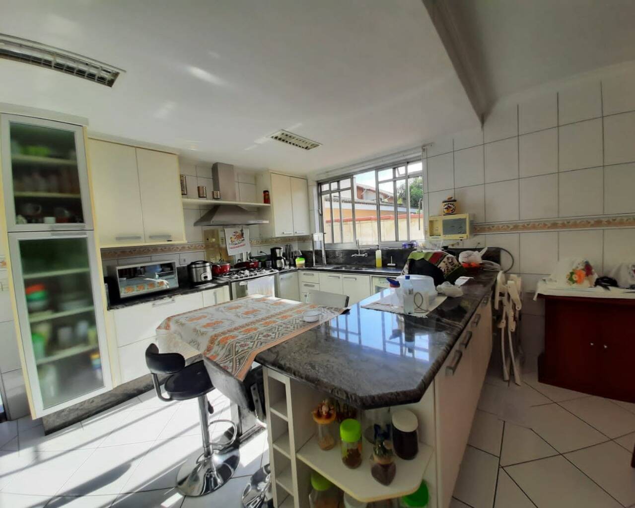 Casa à venda e aluguel com 4 quartos, 320m² - Foto 8
