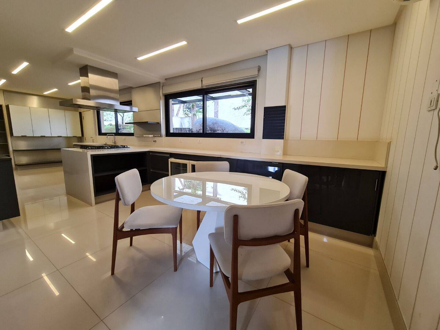Casa à venda com 4 quartos, 1024m² - Foto 3