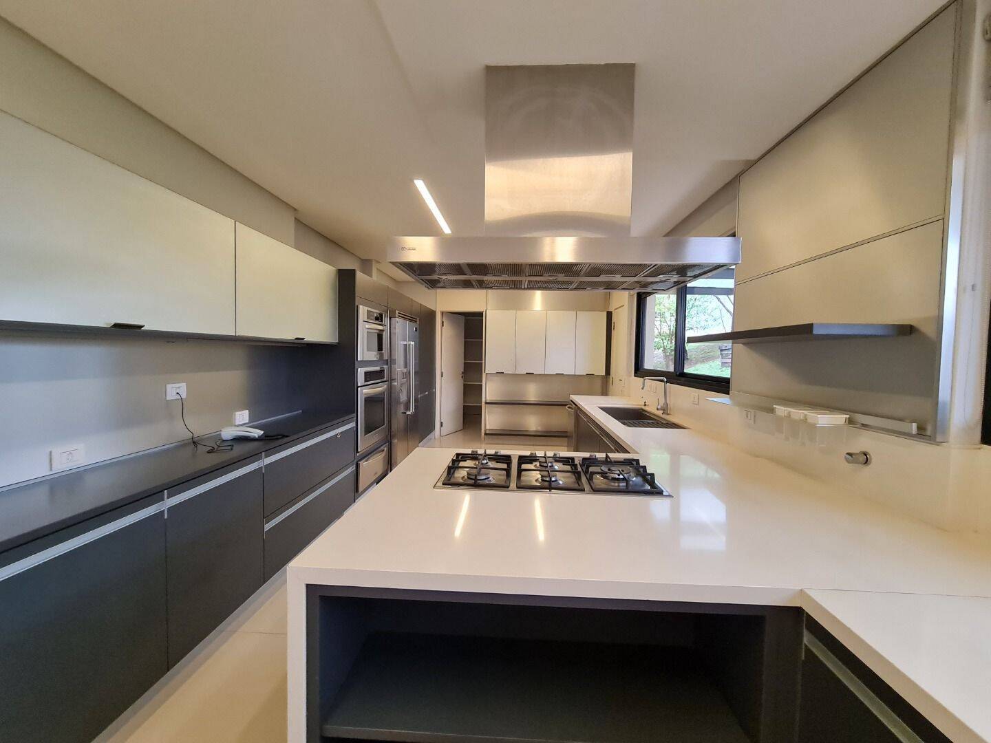 Casa à venda com 4 quartos, 1024m² - Foto 4