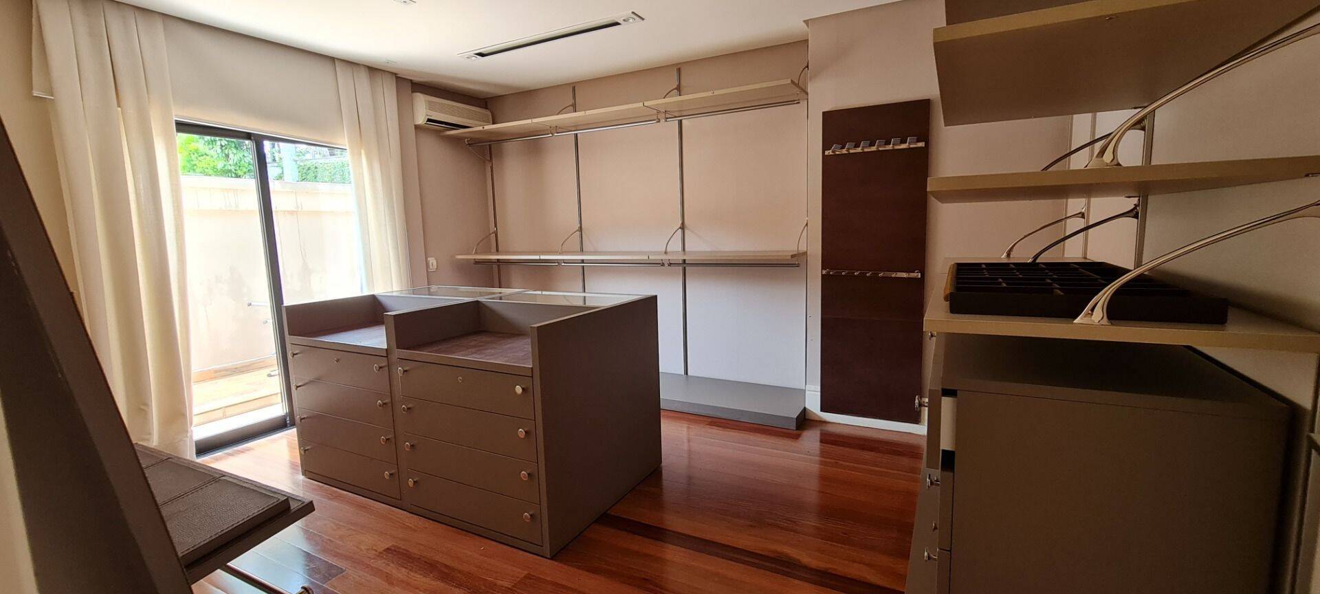 Casa à venda com 4 quartos, 1024m² - Foto 42
