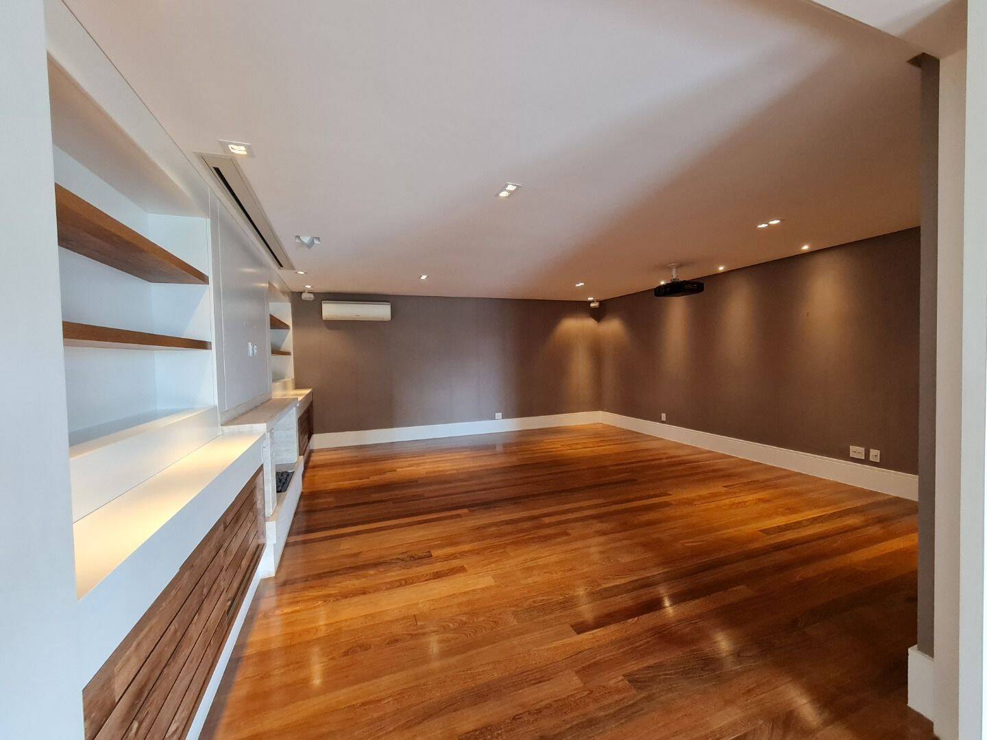 Casa à venda com 4 quartos, 1024m² - Foto 52