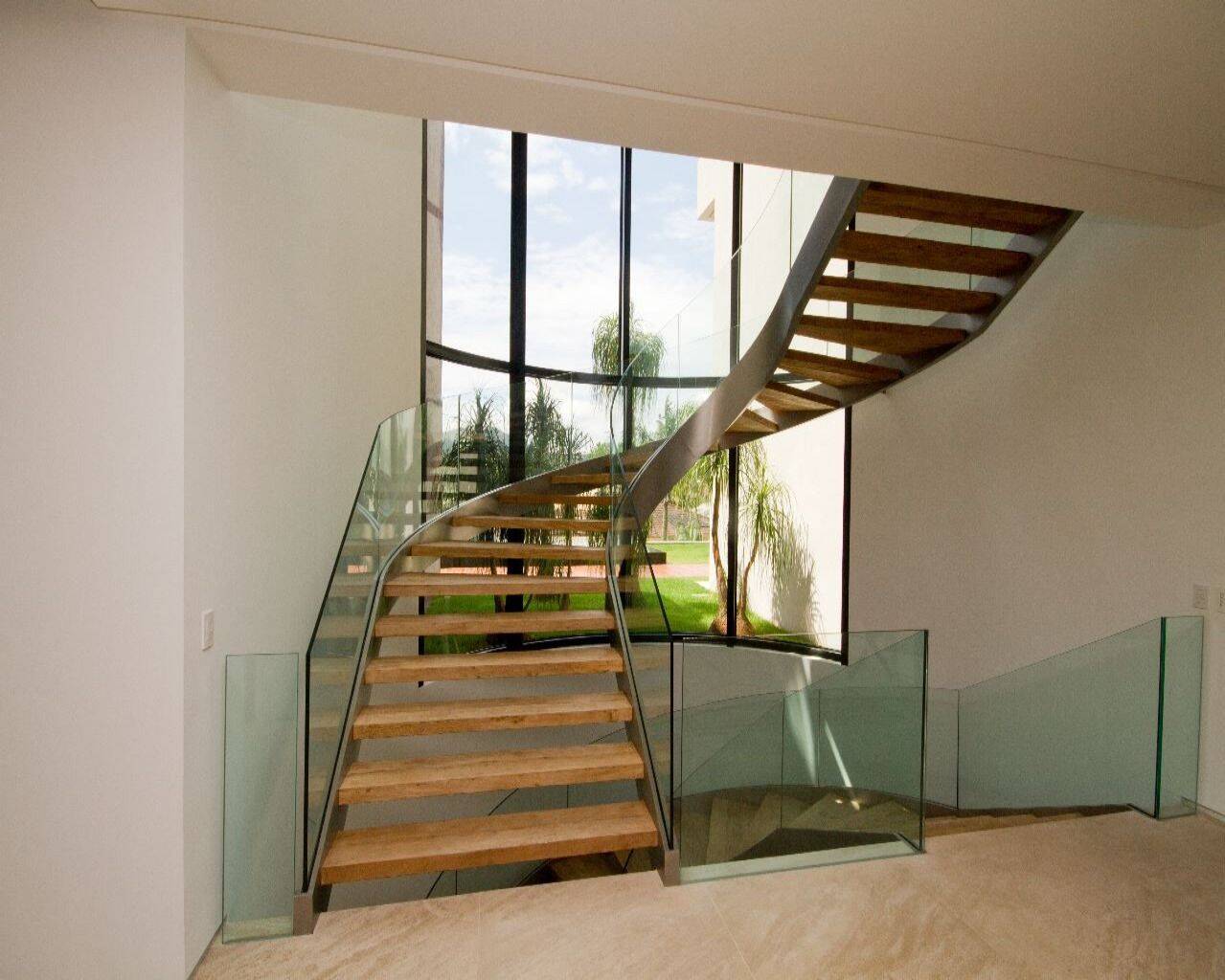 Casa à venda com 5 quartos, 1750m² - Foto 2