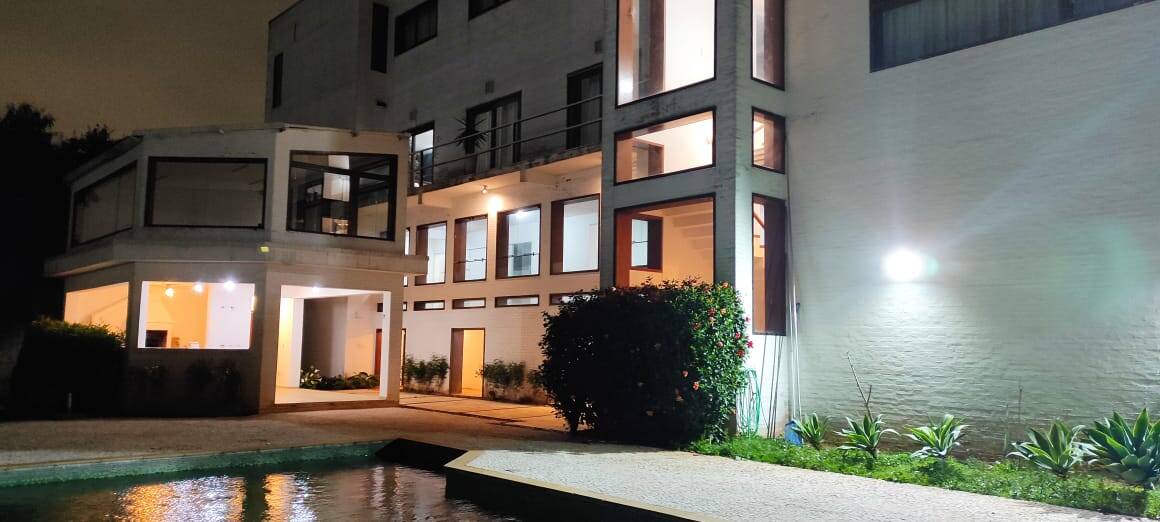Casa, 4 quartos, 1300 m² - Foto 1
