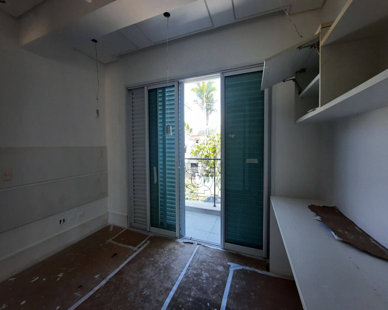 Casa para alugar com 4 quartos, 695m² - Foto 1