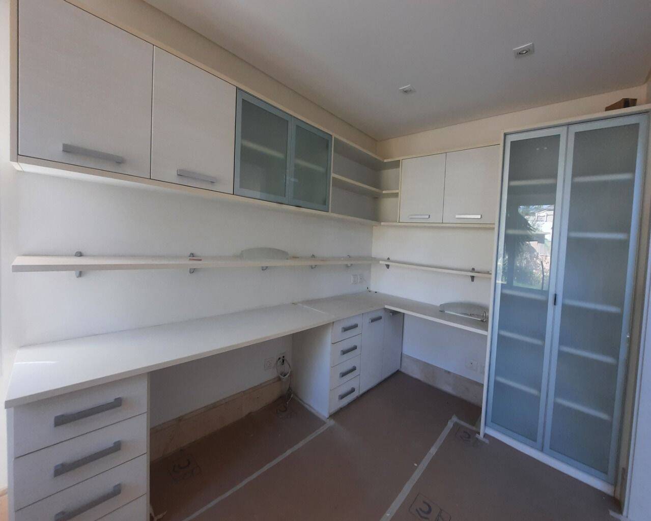 Casa para alugar com 4 quartos, 695m² - Foto 4