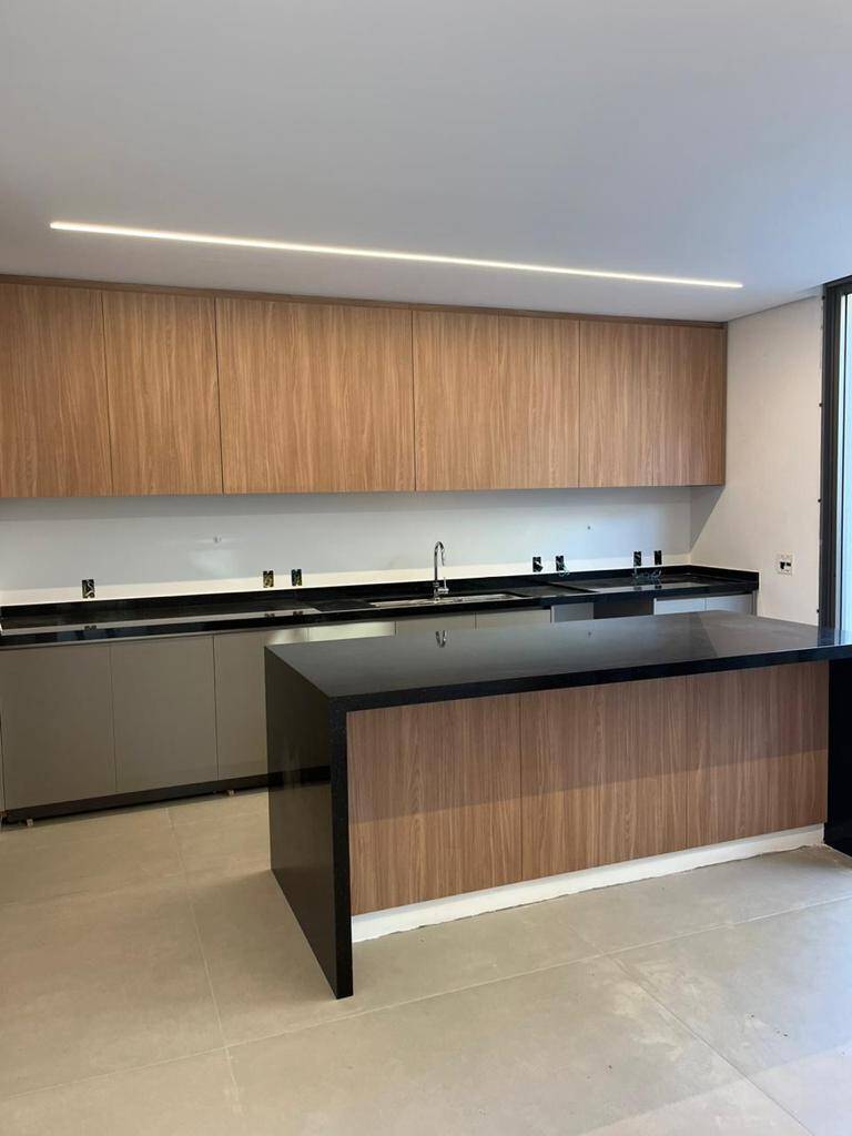 Casa à venda com 4 quartos, 622m² - Foto 4