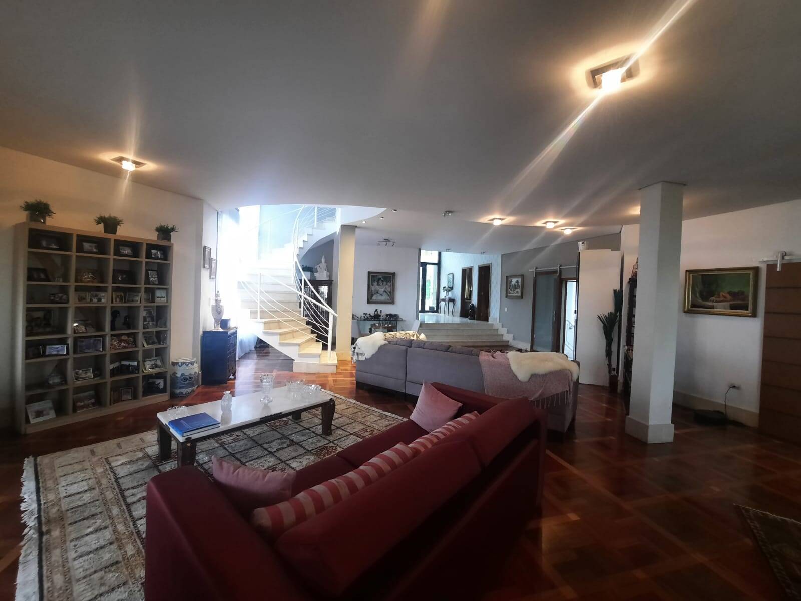 Casa à venda e aluguel com 4 quartos, 700m² - Foto 4