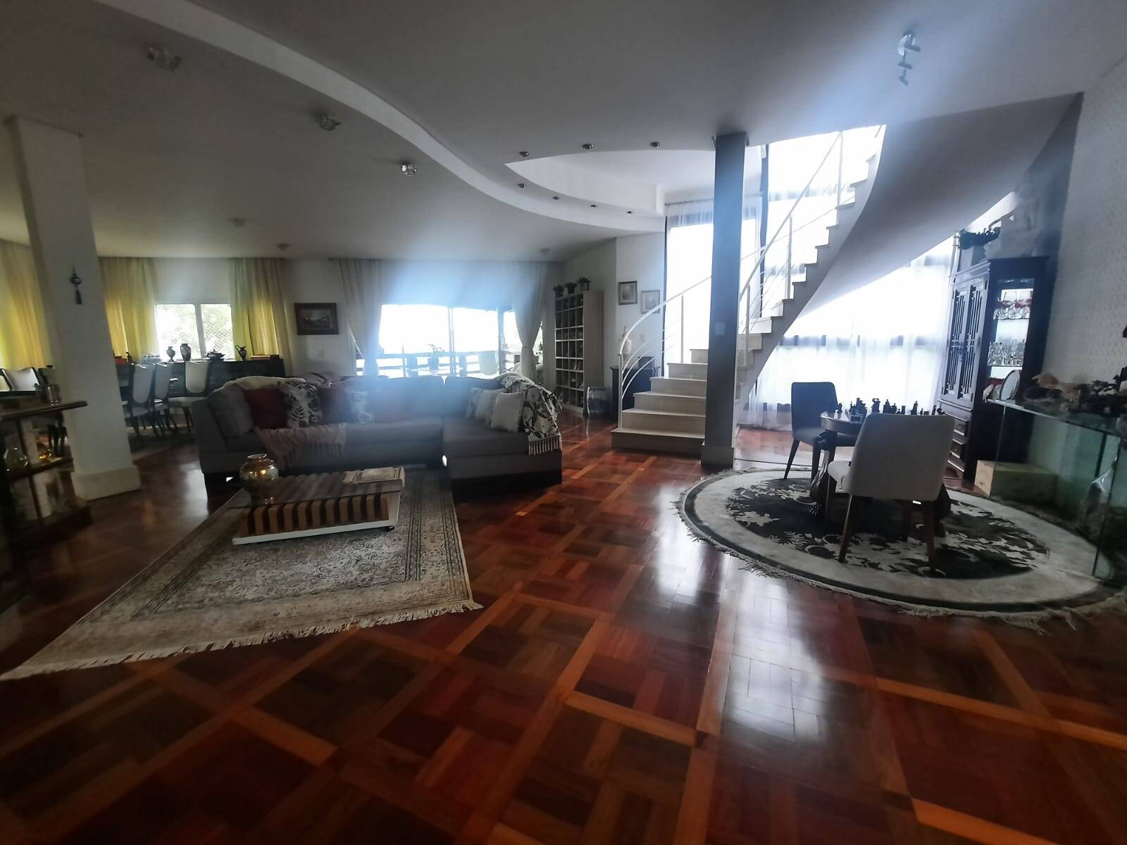 Casa à venda e aluguel com 4 quartos, 700m² - Foto 9