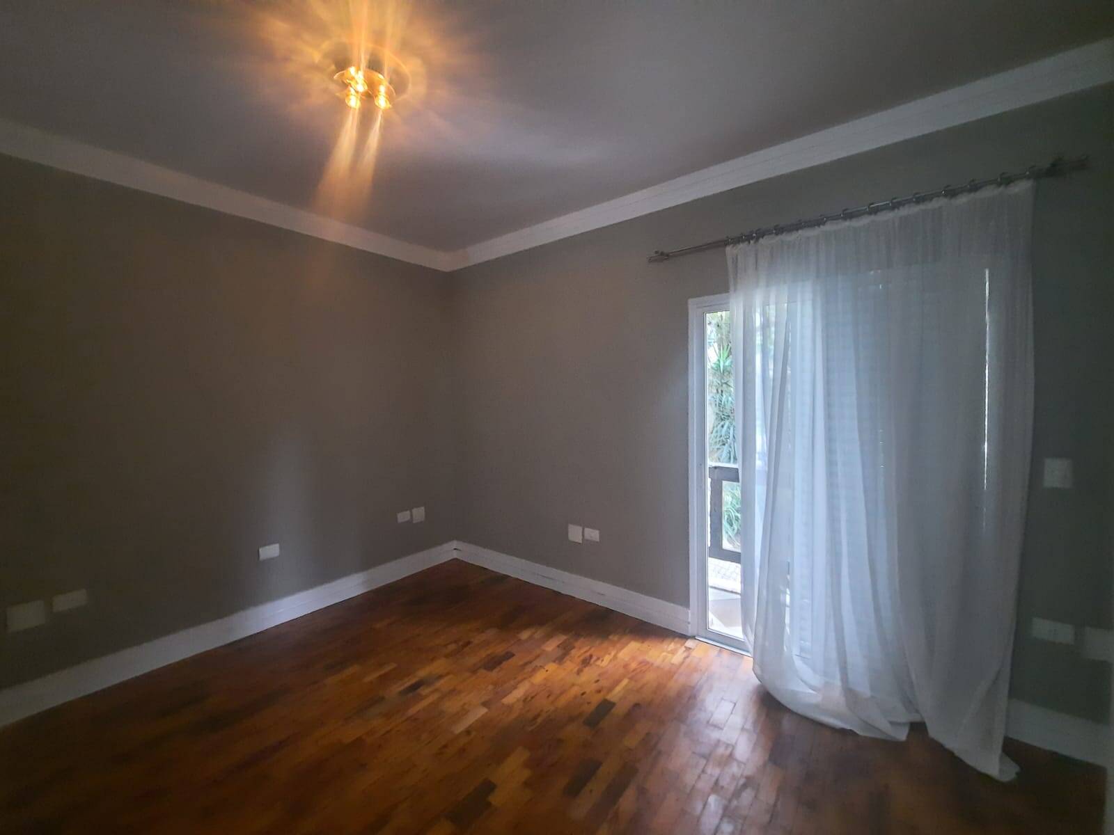 Casa à venda e aluguel com 4 quartos, 700m² - Foto 15