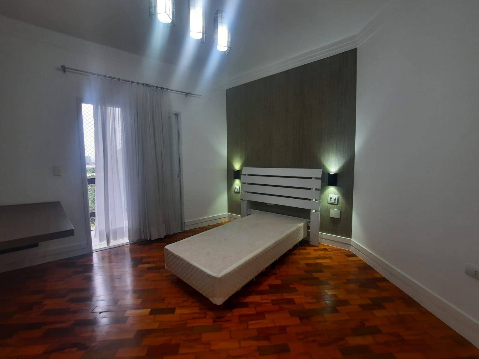 Casa à venda e aluguel com 4 quartos, 700m² - Foto 29