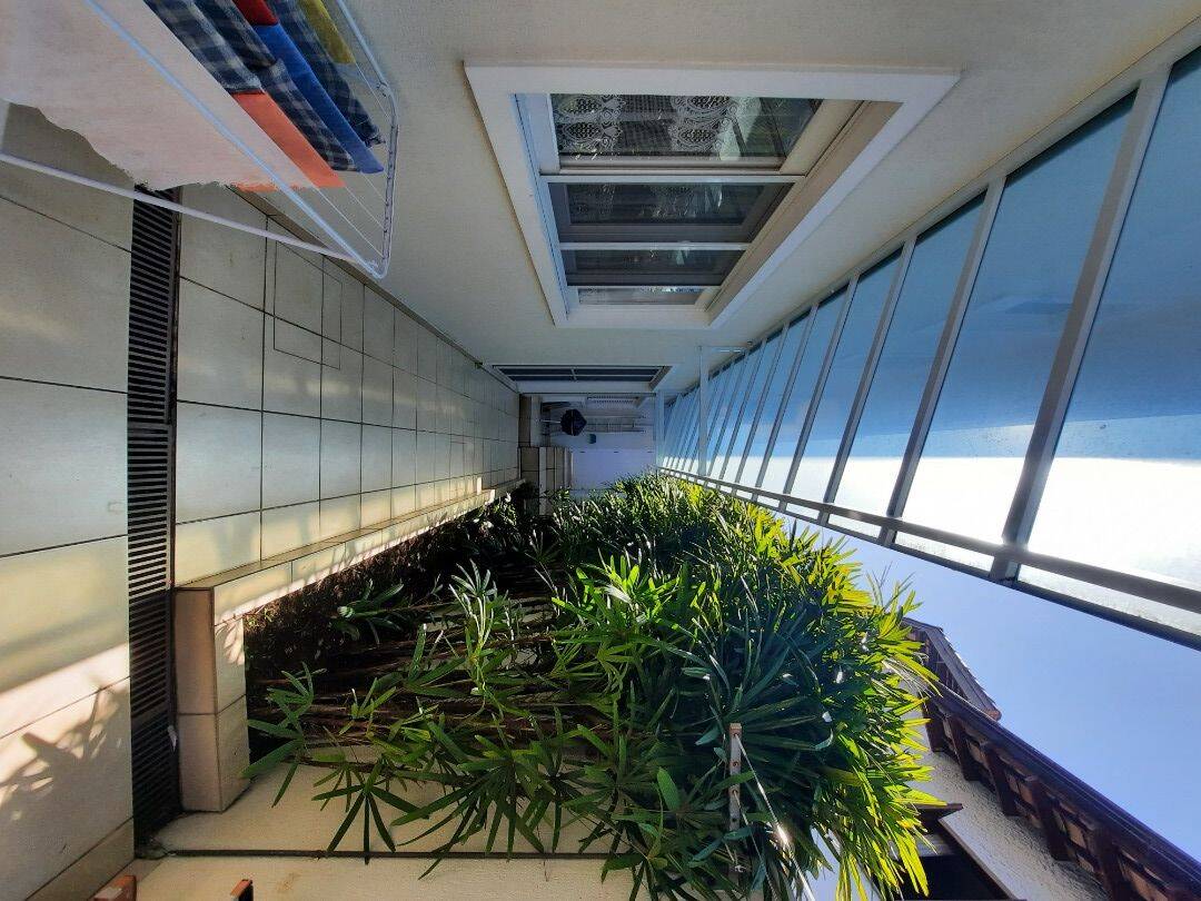Casa à venda com 4 quartos, 600m² - Foto 3