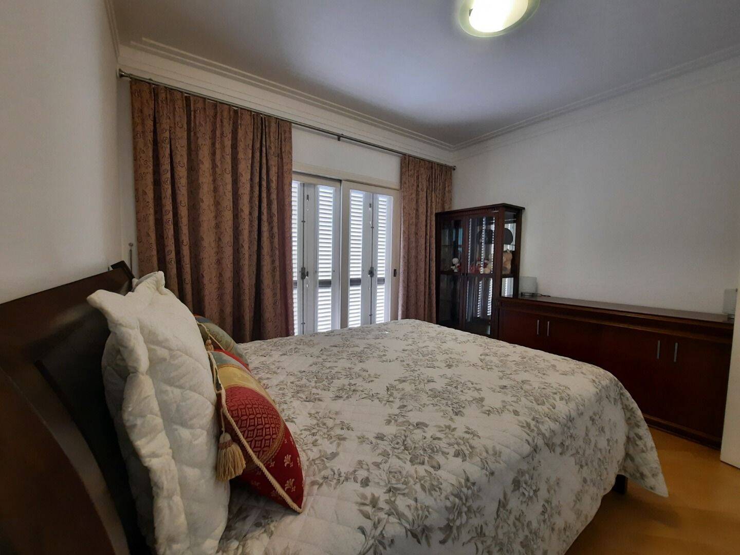 Casa à venda com 4 quartos, 600m² - Foto 9