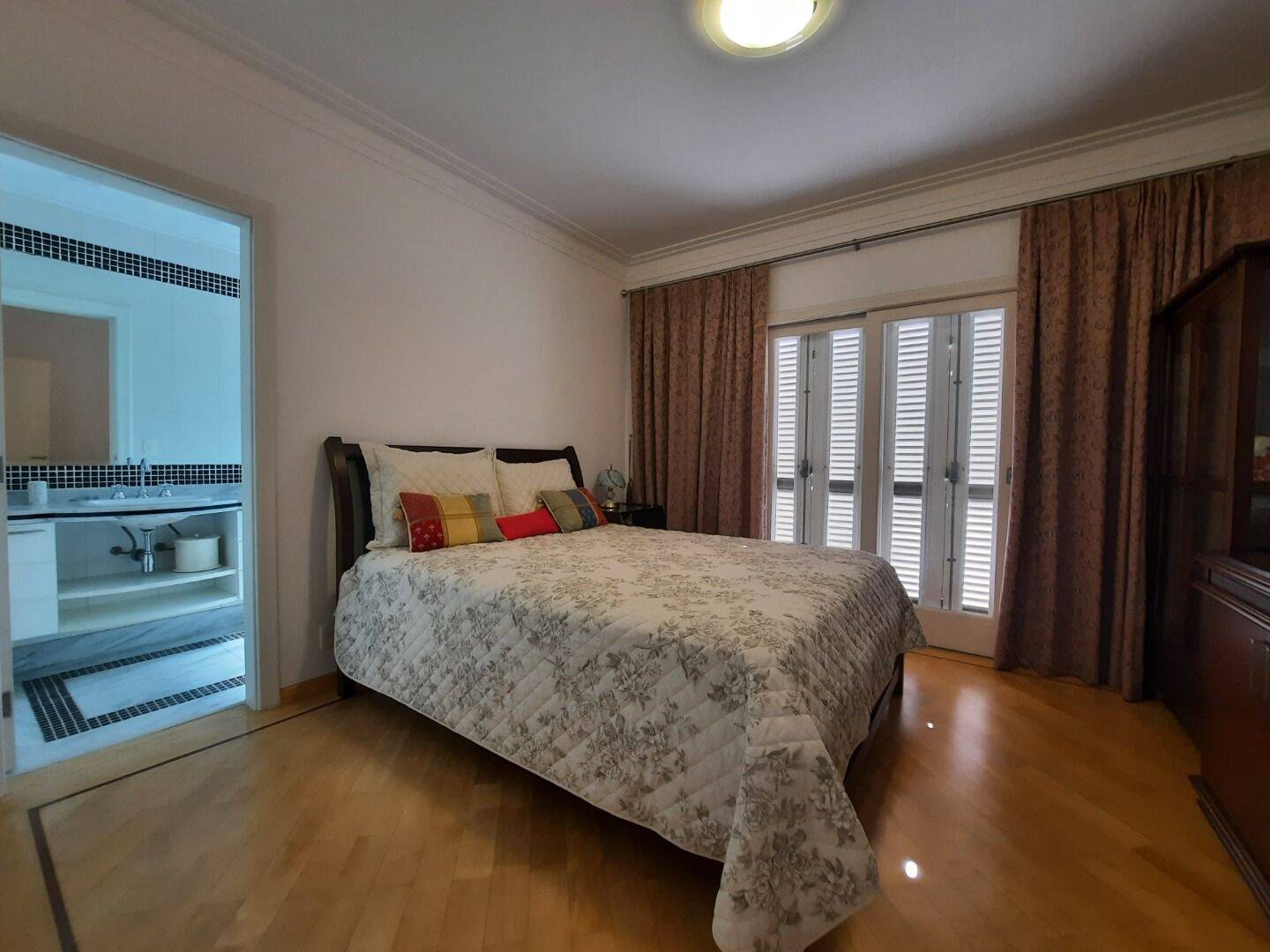 Casa à venda com 4 quartos, 600m² - Foto 11
