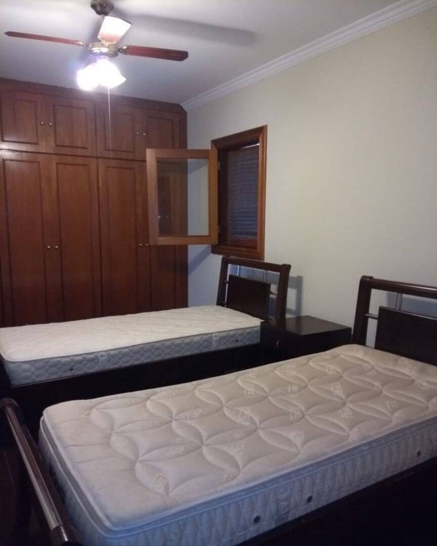 Casa à venda com 4 quartos, 450m² - Foto 15