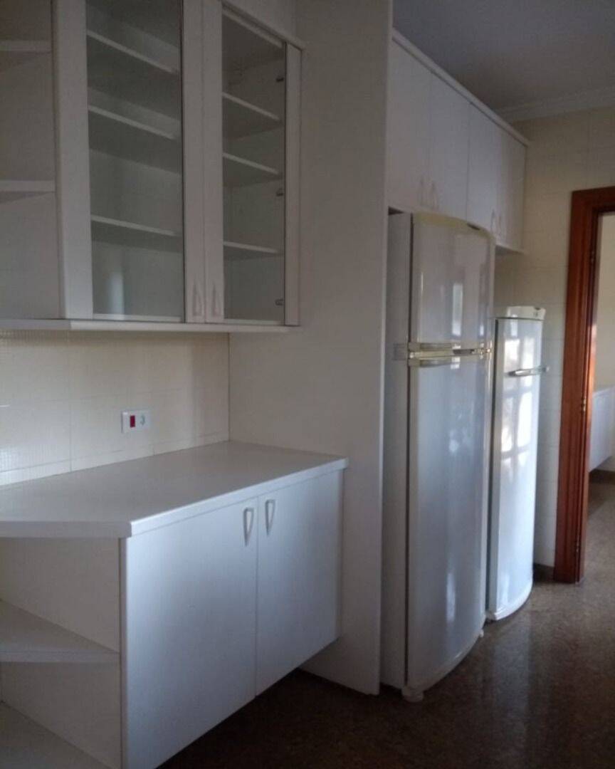 Casa à venda com 4 quartos, 450m² - Foto 27