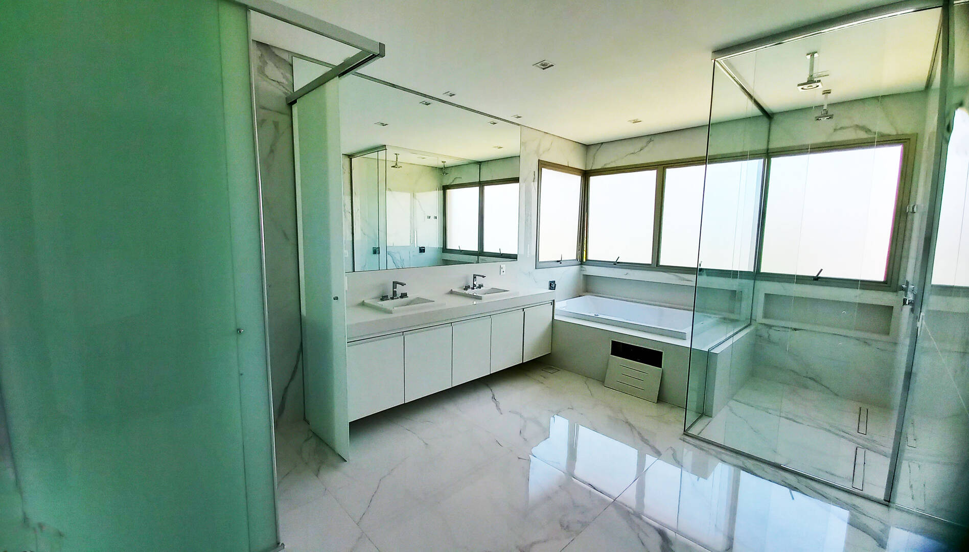 Casa à venda com 4 quartos, 994m² - Foto 4