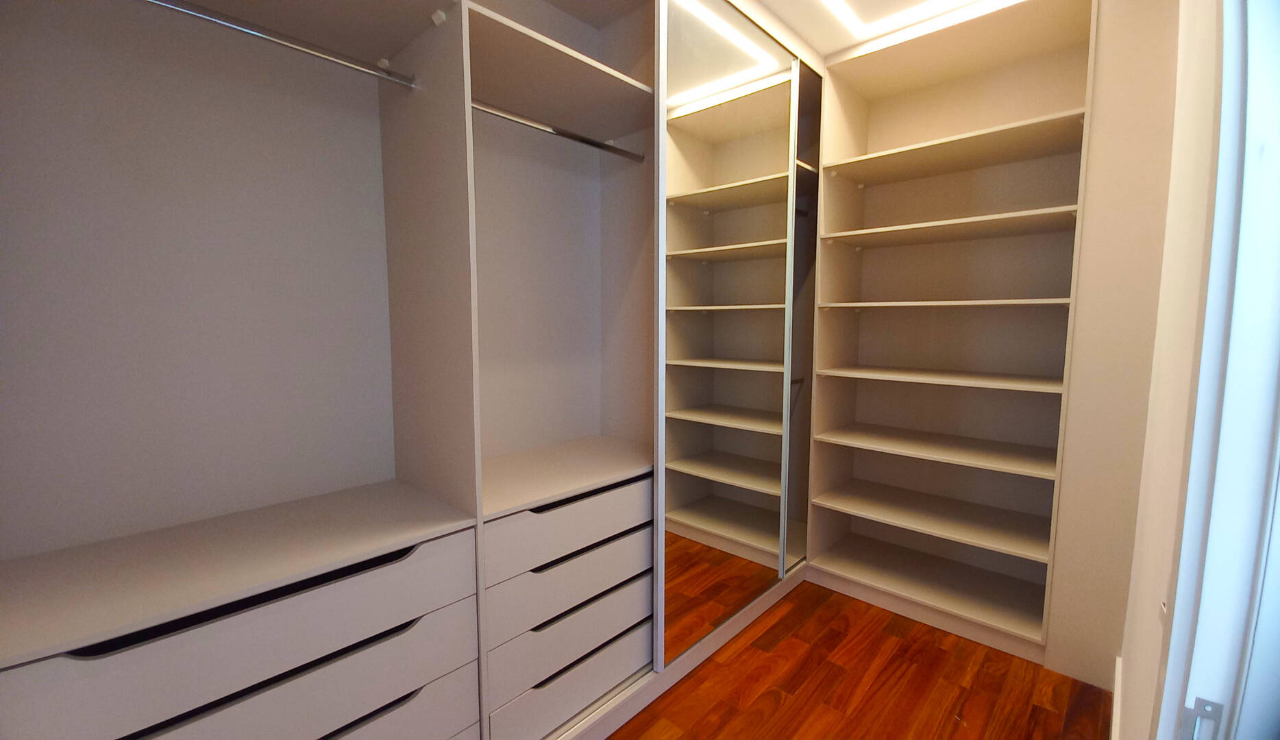 Casa à venda com 4 quartos, 994m² - Foto 5