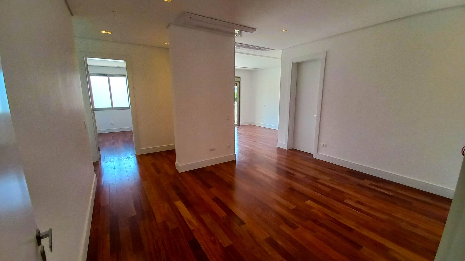 Casa à venda com 4 quartos, 994m² - Foto 8