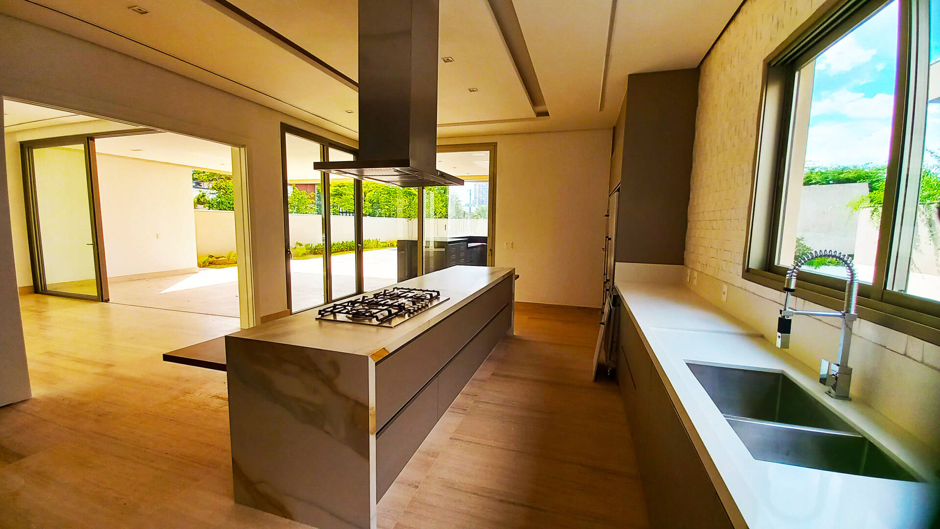 Casa à venda com 4 quartos, 994m² - Foto 12