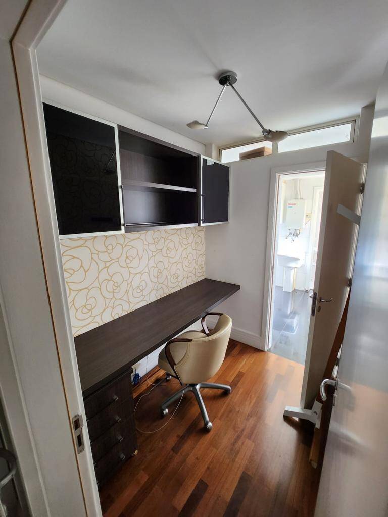 Apartamento para alugar com 3 quartos, 165m² - Foto 2