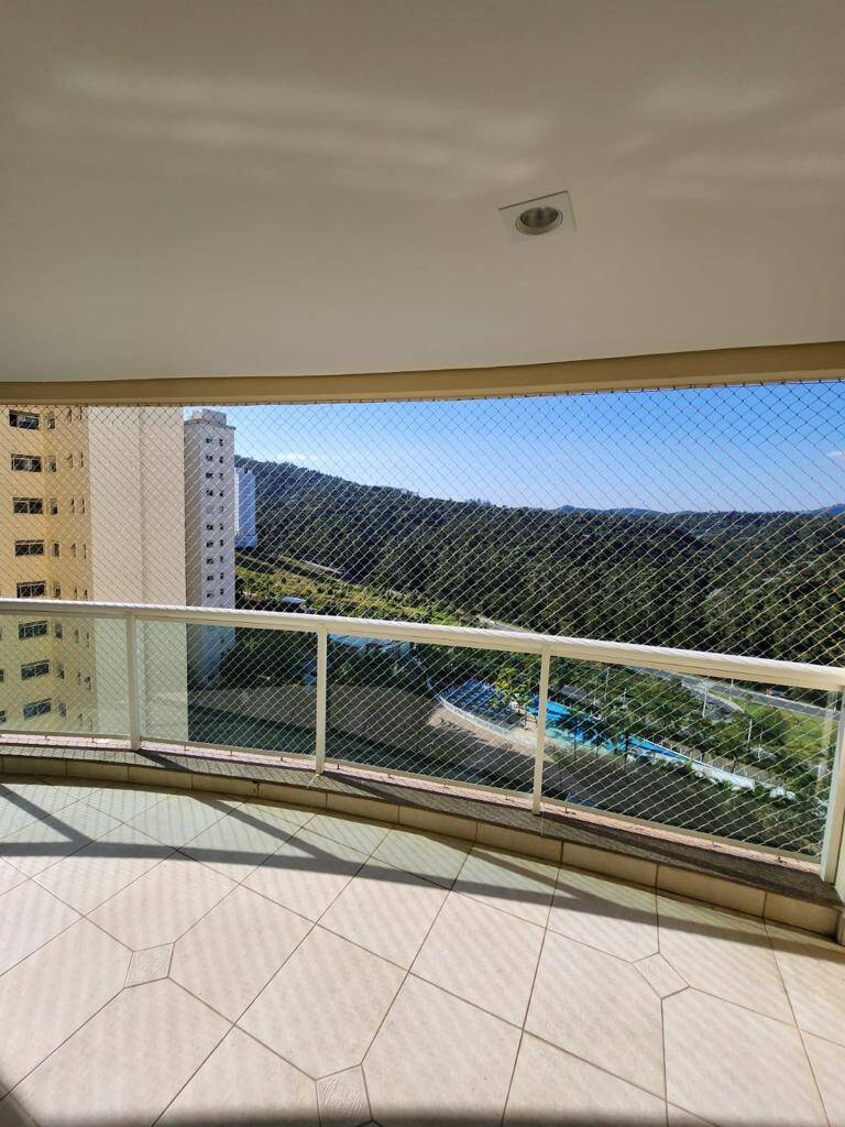 Apartamento para alugar com 3 quartos, 165m² - Foto 3