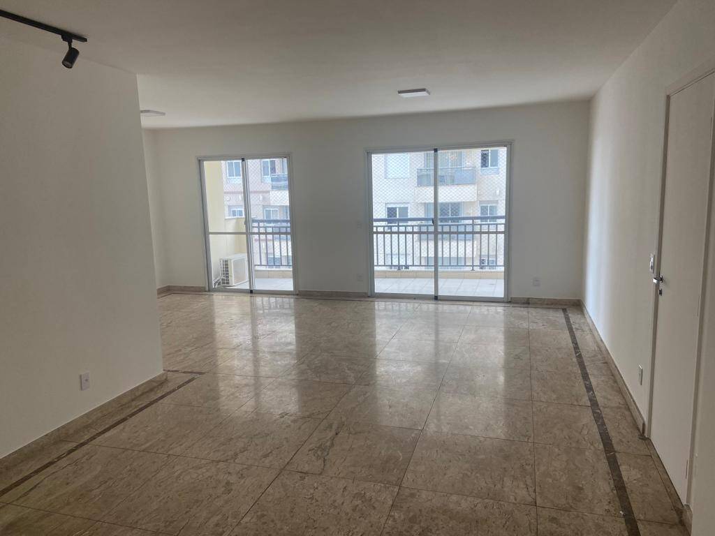 Apartamento para alugar com 3 quartos, 165m² - Foto 4