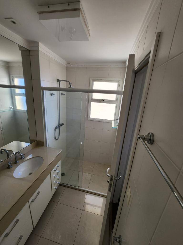 Apartamento para alugar com 3 quartos, 165m² - Foto 28