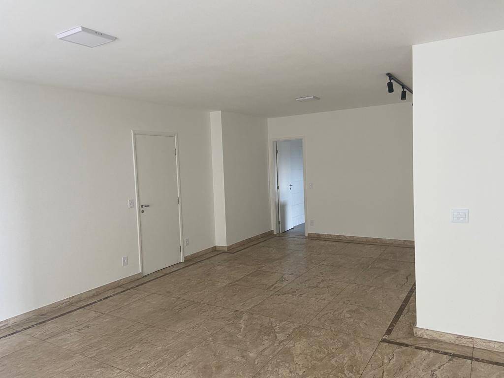 Apartamento para alugar com 3 quartos, 165m² - Foto 27