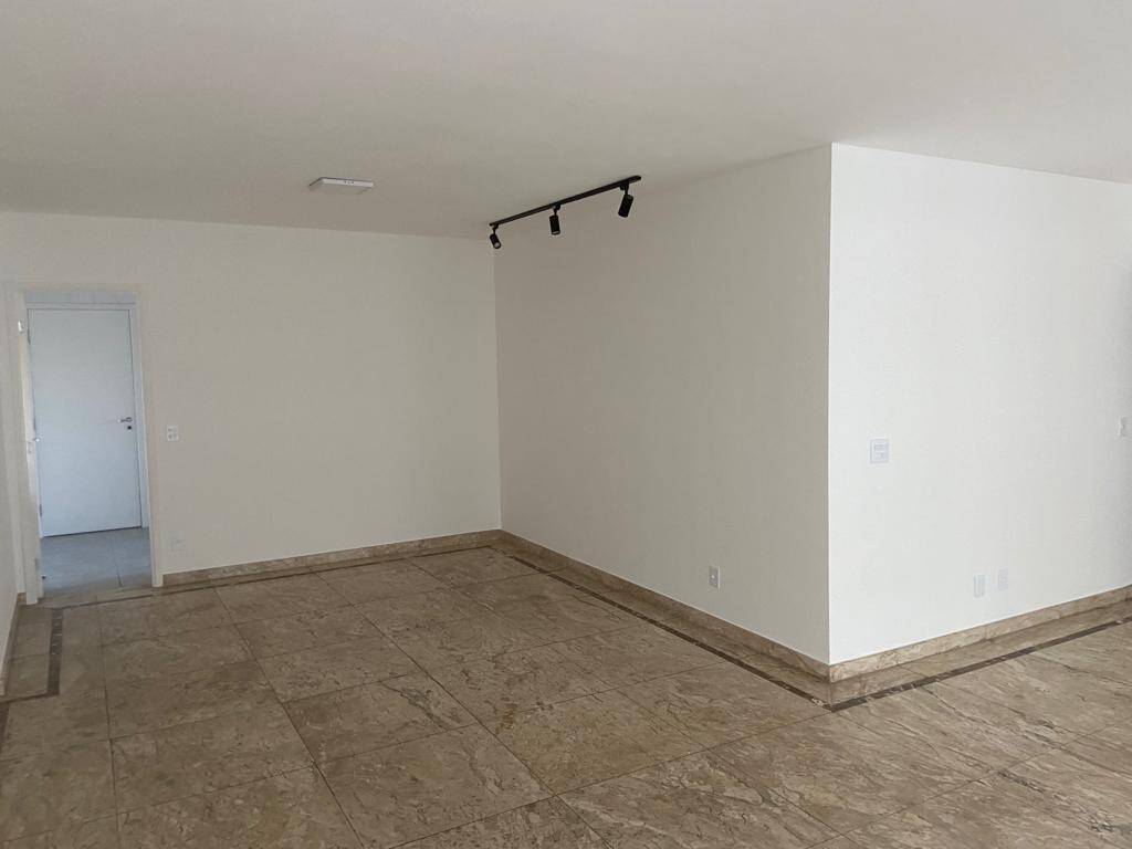 Apartamento para alugar com 3 quartos, 165m² - Foto 39