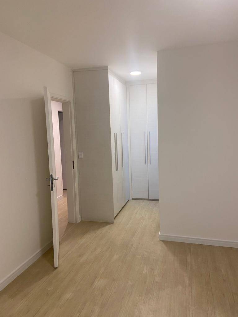 Apartamento para alugar com 3 quartos, 165m² - Foto 37